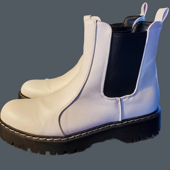 Sincerely Jules White Hippie 10 Slip on Boot - Picture 1 of 15